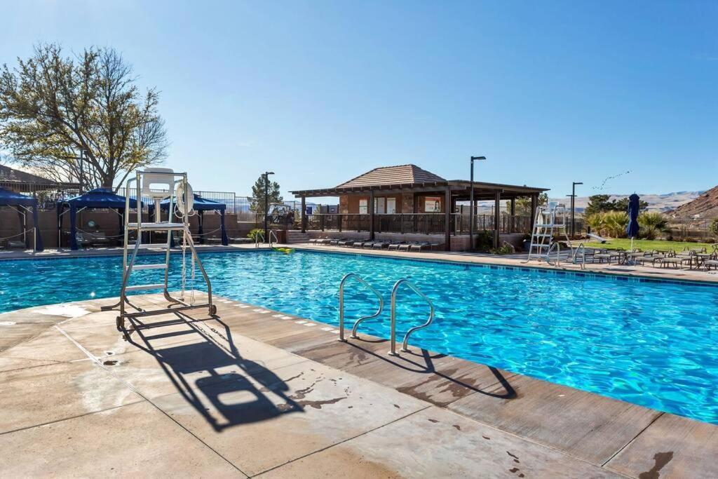 Resort Villa 1 Lower Level! Year Round Heated Pool And Hot Tub Dog Friendly St. George Exterior photo